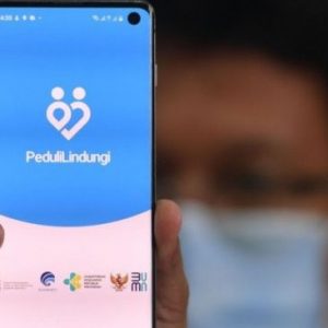 Menkominfo Ajak Publik Install PeduliLindungi agar Terhindar dari COVID-19