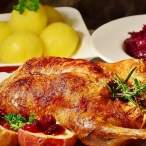 Tanpa Panci Presto, Ini Resep Rahasia Masak Bebek Tidak Alot Ala Chef Hotel