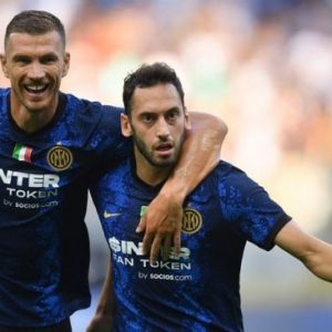 Debut Gemilang Dzeko dan Calhanoglu, Inter Bantai Genoa 4-0