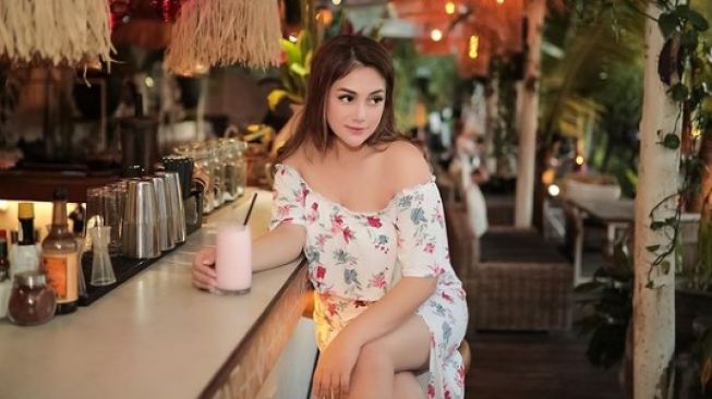 Ibu Celine Evangelista Hamil Anak Kembar di Usia 50 Tahun: Seberapa Umum Kehamilan Tua?