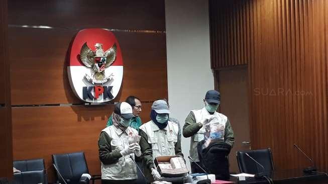 Kasus Korupsi Anak Alex Noedin, KPK Geledah Kantor Bupati Musi Banyuasin