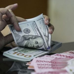 Kasus Corona Tembus 1 Juta Jiwa, Rupiah Langsung Keok Lawan Dolar AS