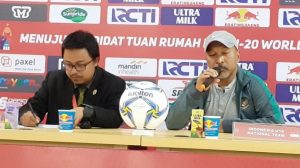 Timnas Indonesia Kalah Telak, Fakhri Husaini Tersenyum Puas Timnas Indonesia Kalah Telak, Fakhri Husaini Tersenyum Puas