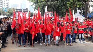 Ribuan Buruh akan Demo Tolak Omnimbus Law di DPR RI Pagi Ini
