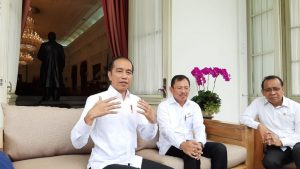 Seruan Jokowi ke Seluruh Gubernur: Jaga Jarak Aman Termasuk Keluarga