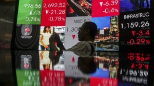 Jelang Akhir Pekan IHSG Anjlok ke Level 5.575,56