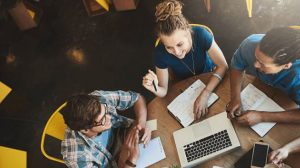 Ekspektasi vs Realita Work From Home ala Pelajar Indonesia, Bikin Ngakak