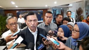 Menteri Luhut Klaim Virus Corona di Indonesia Terus Menurun