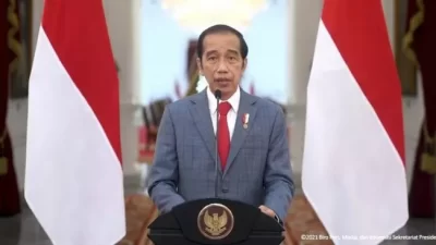 Tanggap Darurat Erupsi Semeru, Jokowi ke Jajaran: Kirim Bantuan Secepat Mungkin