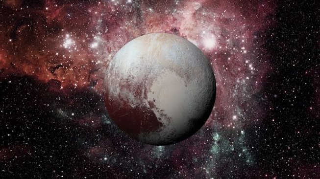 Penampakan Pluto Ketika Diterangi Matahari