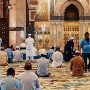 Sekjen MUI: Salat Idul Fitri, Kita Utamakan di Rumah Saja Bersama Keluarga