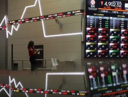 Bergerak Fluktuatif, IHSG Kamis Sore Ditutup Menguat 0,15 Persen ke Posisi 6.611