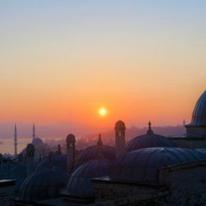 Tak Seperti Indonesia, Uni Emirat Arab Perbolehkan Warganya Shalat Idul Adha di Masjid