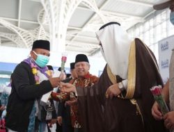 Jemaah Haji Indonesia Tiba di Madinah Dapat Penyambutan Khusus