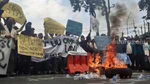 Mahasiswa akan Terus Aksi Tolak Omnibus Law Cipta Kerja: Kita Belum Kalah!