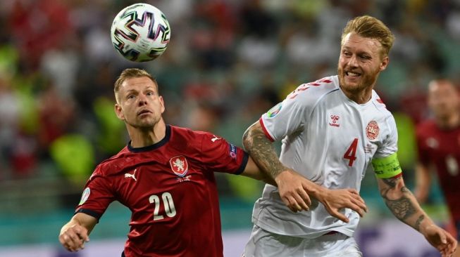 Simone Kjaer dan Tim Medis yang ‘Selamatkan’ Eriksen Dapat Penghargaan UEFA