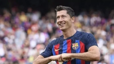 Robert Lewandowski Sindir Ballon d’Or: Benzema Bisa Menang, Jika Tak Dibatalkan