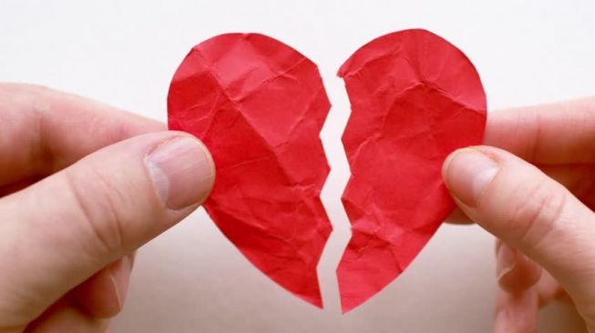 Benarkah Putus Cinta Bisa Bikin Depresi? Ini Penjelasan Psikolog