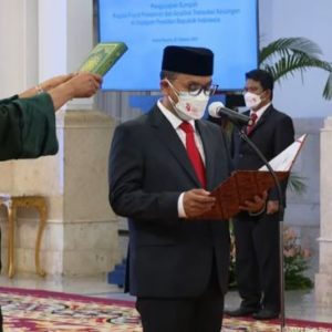 Dilantik Jokowi, Ini Profil Kepala PPATK Baru Ivan Yustiavandana