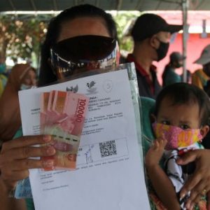 Cara Cek Penerima Bansos Rp 300 Ribu, Buka dtks.kemensos.go.id