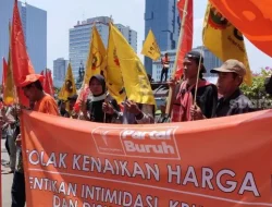 Unjuk Rasa di Dekat Istana, Petani: Kami Sudah Lama Diam Dalam Kemiskinan