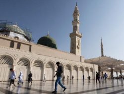 Merokok di Halaman Masjid Nabawi, Jemaah Haji Indonesia Nyaris Ditangkap Kepolisian Arab Saudi