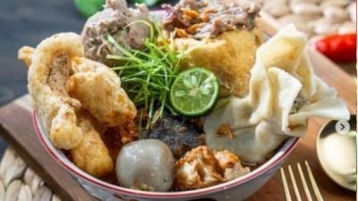 Holywings Jualan Bakso Aci dengan Harga Rp100 Ribu per Porsi, Minat Mencoba?