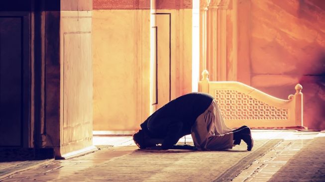Untuk Apa Allah Menyuruh Kita Salat? Begini Jawaban Buya Syakur