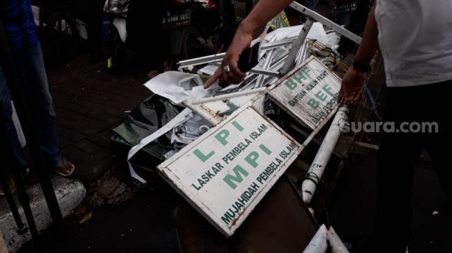 Atribut FPI di Petamburan Dicopot, Polisi dan TNI akan Selalu Mengawasi