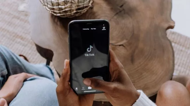 8 Cara Dapat Uang Dari Tiktok, Gak Perlu Pakai Hape Mahal