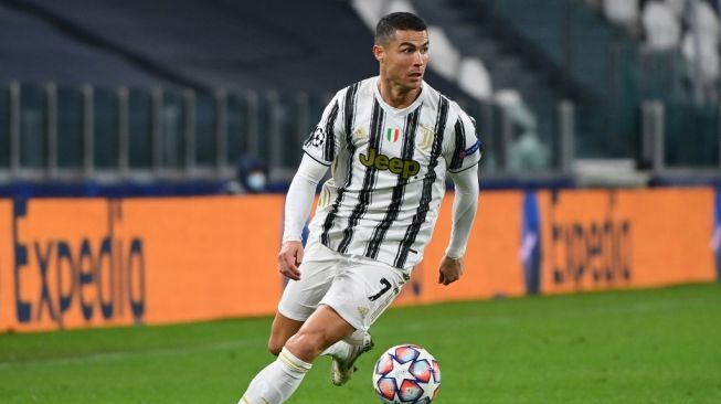 Rekor Gila Cristiano Ronaldo: 35 Tahun, Cetak 750 Gol!
