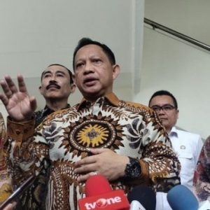 Beri Wejangan Selaku Senior, Tito Sudah Panggil Listyo Sigit Pak Kapolri