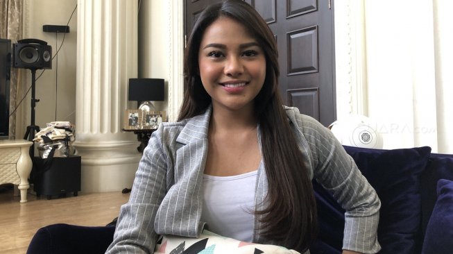 Fans Hadiahkan Selimut Rp26 Juta untuk Aurel