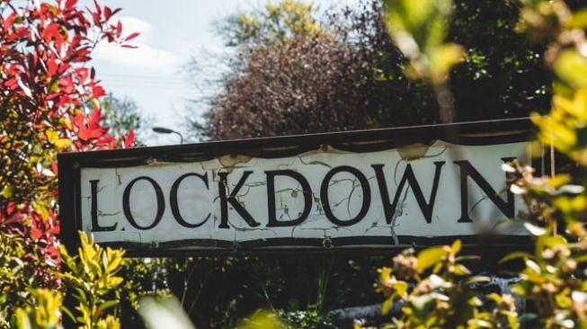 Polisi Inggris Kewalahan, Banyak Pasangan Langgar Lockdown demi Bercinta
