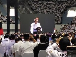 DPR Cecar Soal Dukungan APDESI Jokowi 3 Periode, Mensesneg: Itu di Luar Pengetahuan Kami