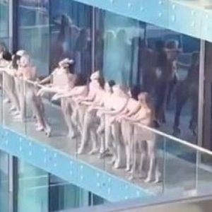 Terungkap! Puluhan Wanita yang Nekad Foto Telanjang Berasal dari Negara Ini