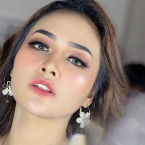 Intan Ratna Juwita Kerepotan Hadiri Sidang Cerai Maell Lee di Pekanbaru