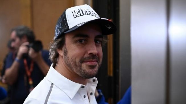 Ditabrak Mobil Saat Bersepeda, Fernando Alonso Jalani Operasi