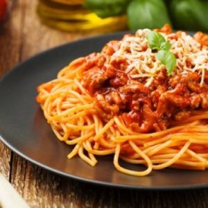 Cocok untuk Makan Malam Romantis, Ini Resep Spaghetti Bolognese Praktis