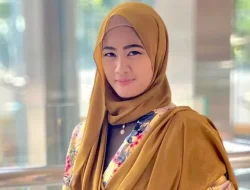 TikTokers Rina Mariyana Sukses Bikin Ibu-Ibu Raih Cuan Cuma dari Ponsel