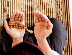 Amalan Malam Nisfu Syaban Agar Bisnis dan Rejeki Lancar, Perbanyak Istighfar Amalan Malam Nisfu Syaban Agar Bisnis dan Rejeki Lancar, Perbanyak Istighfar