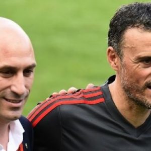 Pelatih Spanyol Dihujani Kritik, Busquets: Salah Jika Orang Meragukan Luis Enrique