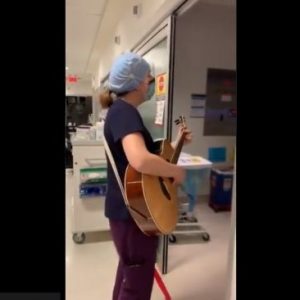 Hibur Pasien Covid-19, Perawat Lantunkan Lagu You Are Not Alone