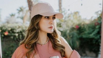 Potret Luna Maya Healing di Tepi Pantai, Main Ayunan hingga Nikmati Sunset