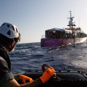 Kapal Pengangkut Migran Terbalik, Puluhan Jenazah Mengapung di Laut