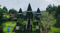 Mengenal Pura Parahyangan Agung Jagatkartta di Kaki Gunung Salak, Bogor.