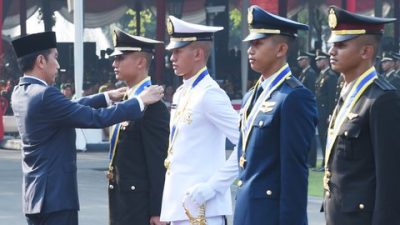 Empat Lulusan Terbaik Akmil, Akpol, Akademi Angkatan Laut, dan Akademi Angkatan Udara 2023 Raih Penghargaan Adhi Makayasa