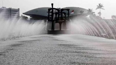 Mahasiswa Pindahkan Aksi Demo ke Gedung DPR