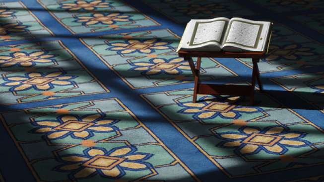 Hukum dan Hikmah Membaca Surat Al Kahfi di Hari Jumat